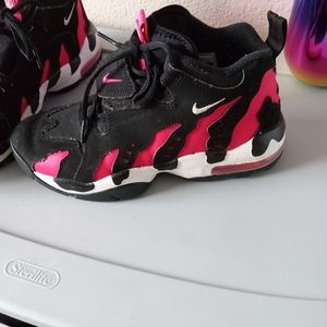 Nike Air Max hot pink and black men’s 6Y sneakers